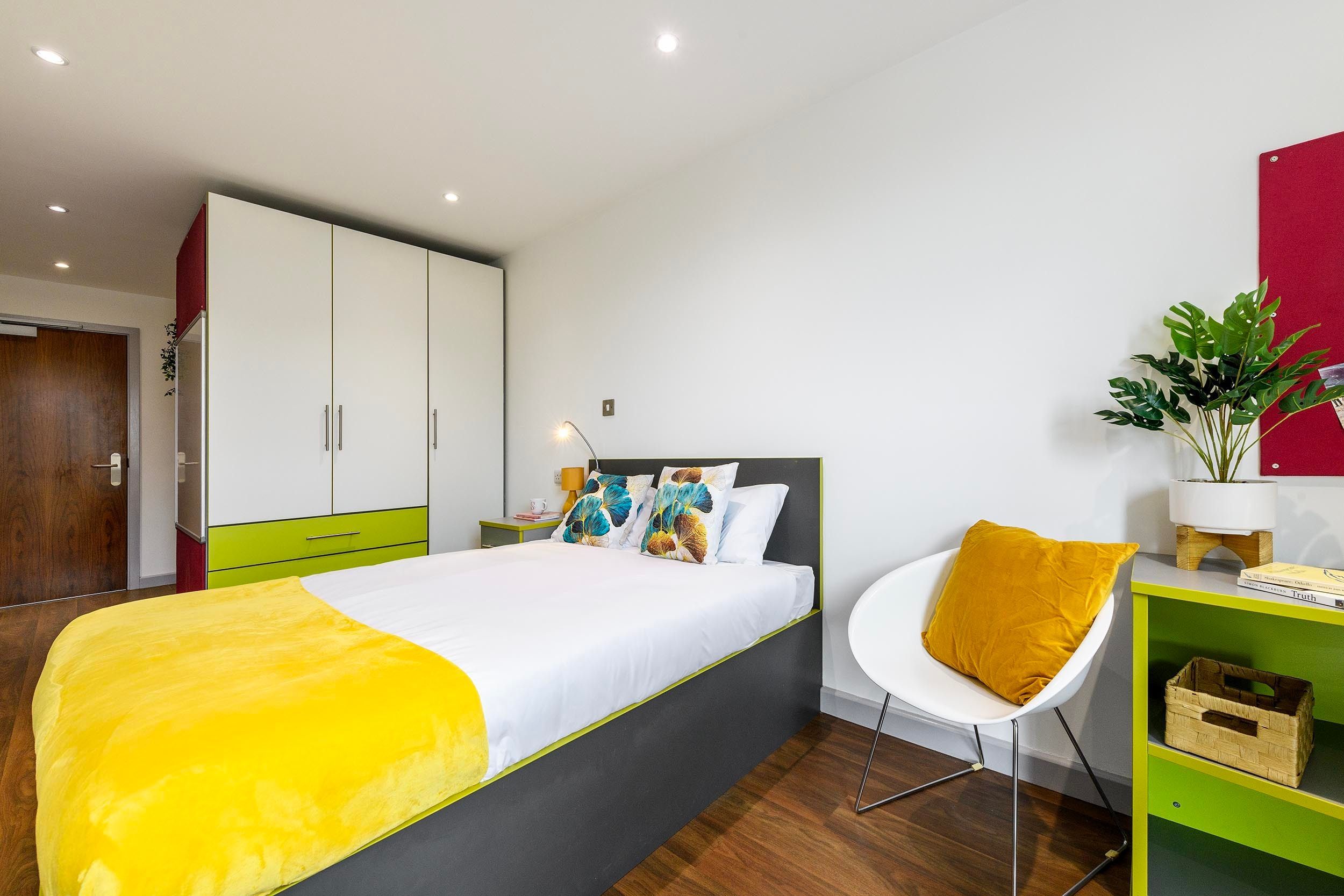 Ensuite Silver Plus